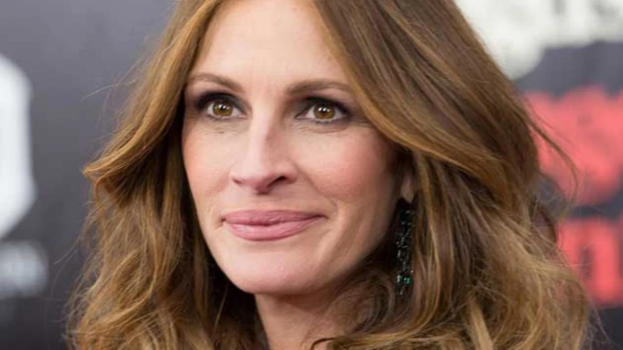 جوليا روبرتس تتألق في مهرجان فينيسيا السينمائي