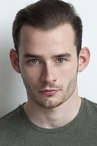 الممثل A.J. Simmons