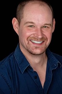 الممثل Aaron Blomberg