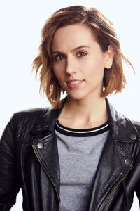الممثل Abby Trott