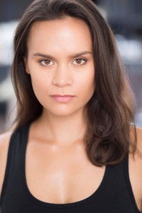 الممثل Acushla-Tara Kupe