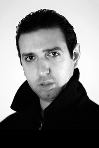 الممثل Adam Lazarus