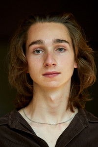 الممثل Adrian Greensmith