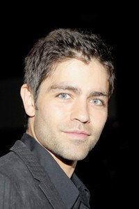 الممثل Adrian Grenier