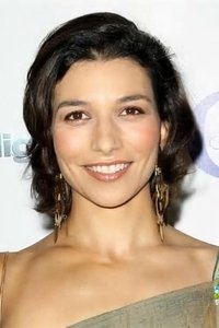 الممثل Agni Scott