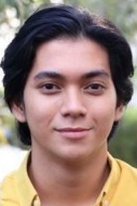 الممثل Ajil Ditto