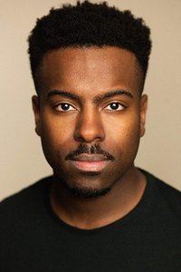 الممثل Akemnji Ndifornyen