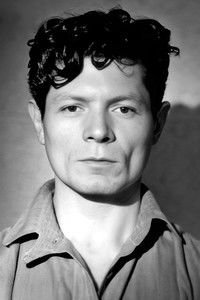 الممثل Alain Cuny