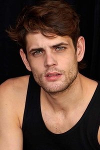 الممثل Alberto Olmo