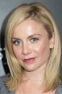 الممثل Alex McKenna