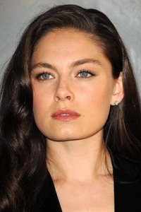 الممثل Alexa Davalos