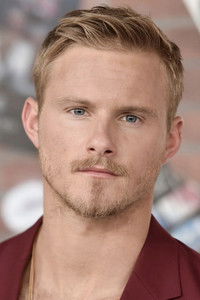 الممثل Alexander Ludwig