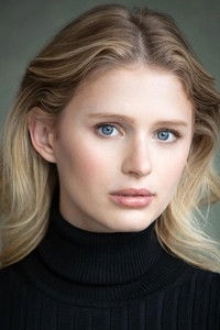 الممثل Alexandra Beaton