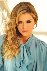 الممثل Alexandra Dinu