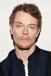 الممثل Alfie Allen