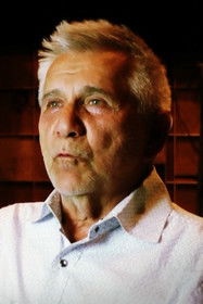 المخرج Alfred Sole