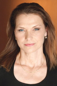 الممثل Alice Barrett-Mitchell