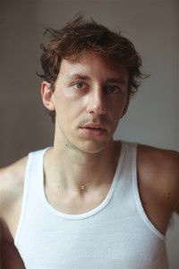 الممثل Alix Gavoille