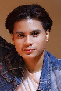 الممثل Allen Legazpi