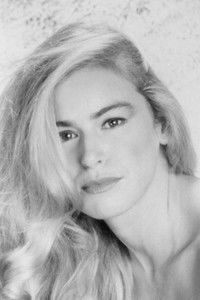 الممثل Alonna Shaw