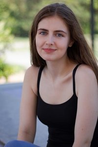 الممثل Alyssa Grace Adams