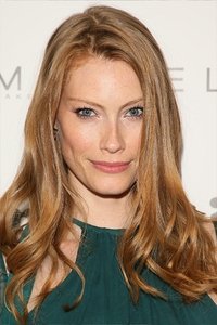 الممثل Alyssa Sutherland