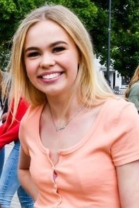 الممثل Amalie Sporsheim