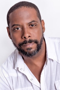 الممثل André Ramiro