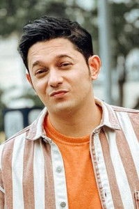 الممثل Andrew Andika