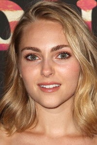 الممثل AnnaSophia Robb