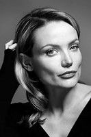 الممثل Anna Samson