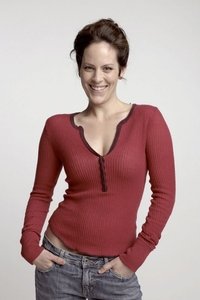 الممثل Annabeth Gish