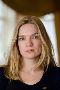 الممثل Anniek Pheifer