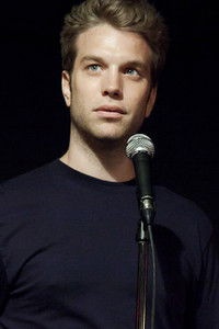 الممثل Anthony Jeselnik