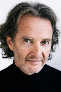 الممثل Anton Lesser