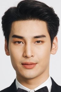 الممثل Apo Nattawin Wattanagitiphat