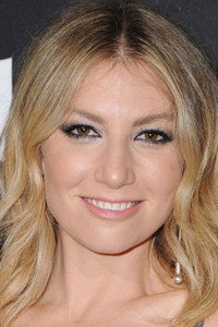 الممثل Ari Graynor