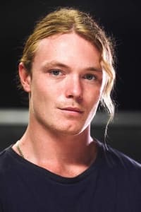 الممثل Ari McCarthy