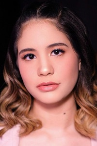 الممثل Arla Ailani