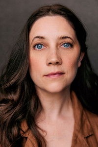 الممثل Ashley Bacon