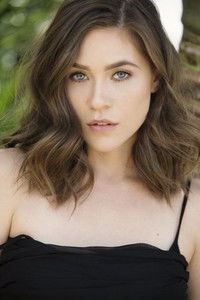 الممثل Ashley St. George