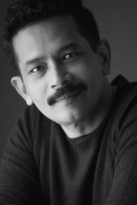 الممثل Atul Kulkarni