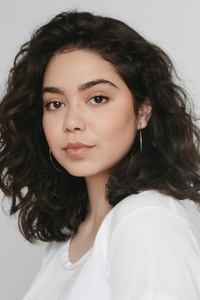 الممثل Auli'i Cravalho