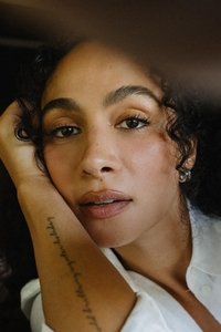 الممثل Aurora Perrineau