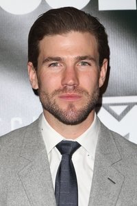 الممثل Austin Stowell