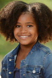 الممثل Avangeline Friedlander