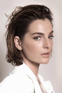 الممثل Ayelet Zurer