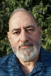 الممثل Ayub Khan-Din