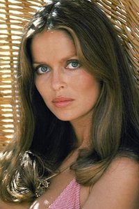 الممثل Barbara Bach
