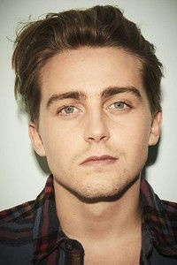 الممثل Barney Walsh